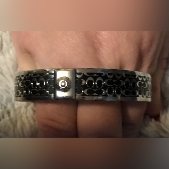 NWOT Coach black and white bangle bracelet nonadjustable - Picture 2 of 2